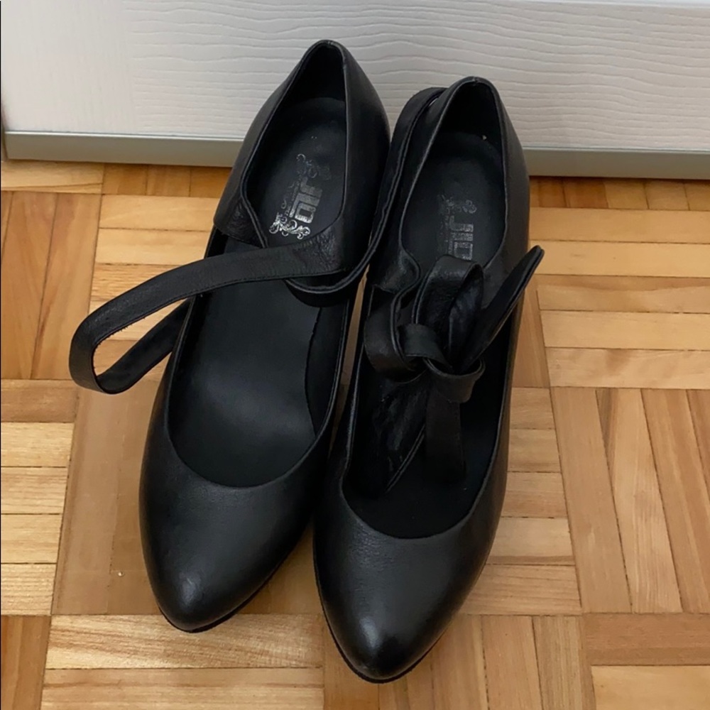 J Lo wedges